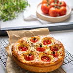 Pugliese keto: torta con pomodori freschi, ideale per dieta chetogenica e alimenti proteici.